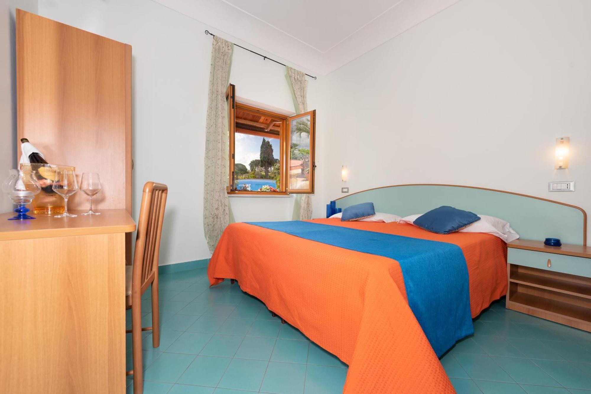 Hotel Villa Sirena Sant'Angelo  Exterior photo