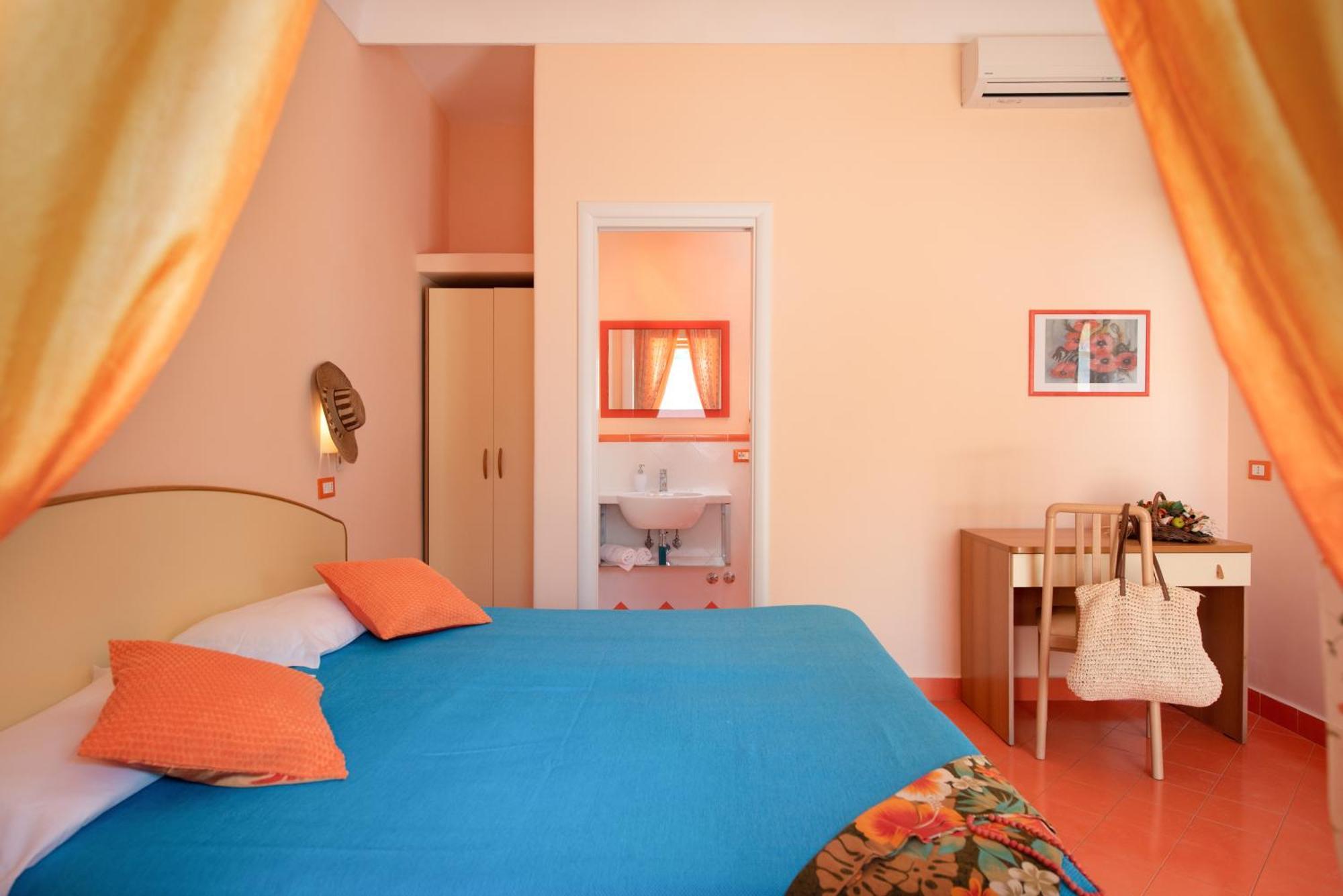 Hotel Villa Sirena Sant'Angelo  Exterior photo