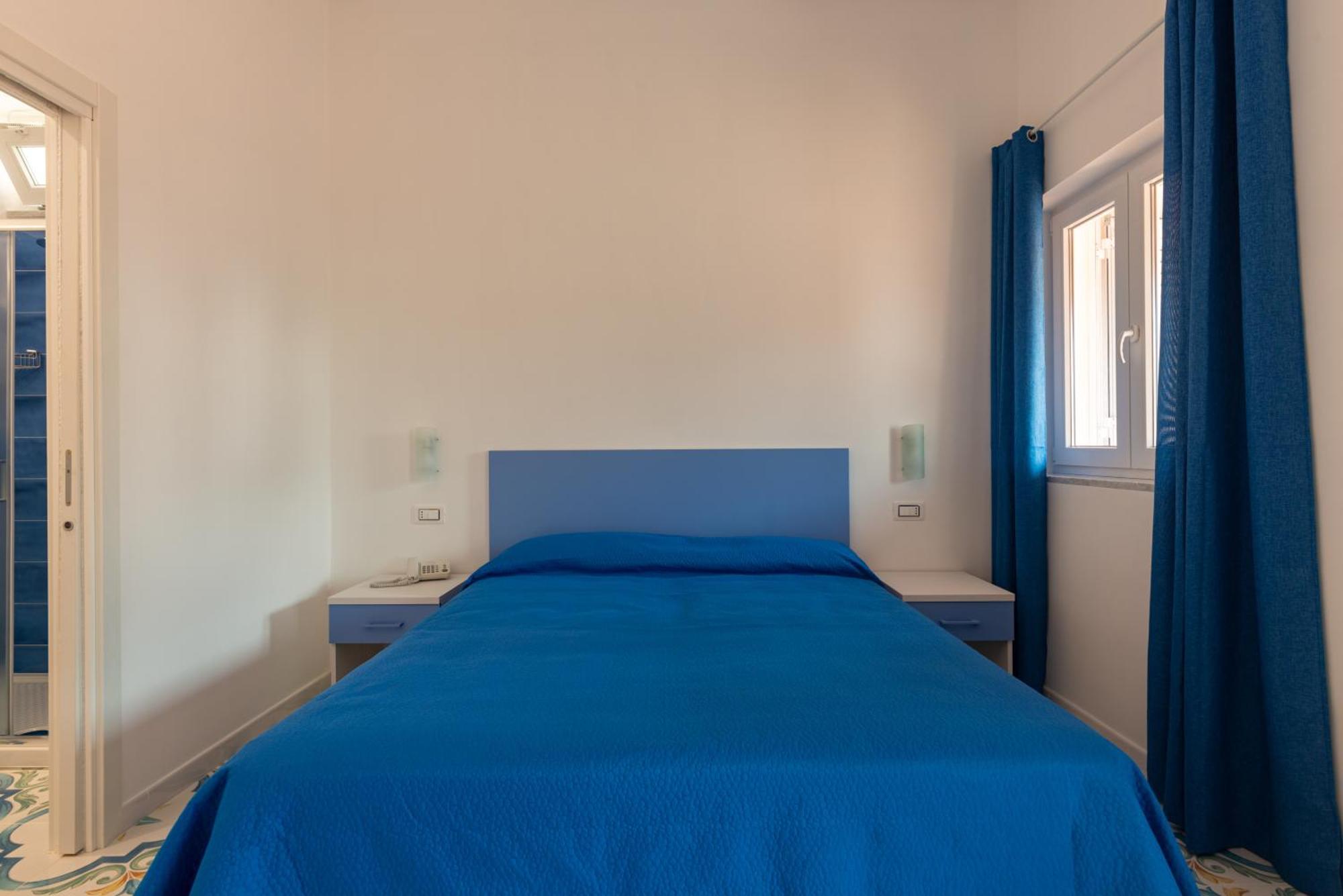 Hotel Villa Sirena Sant'Angelo  Exterior photo