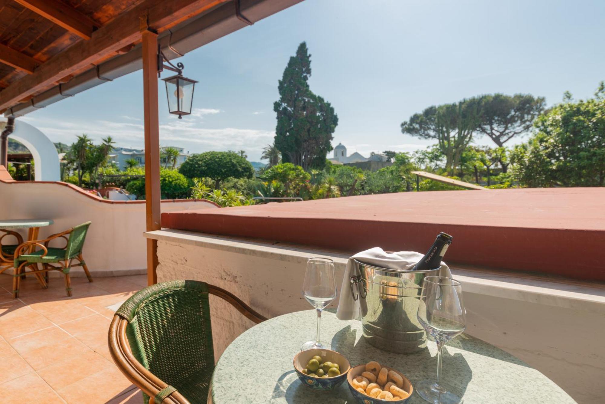 Hotel Villa Sirena Sant'Angelo  Exterior photo