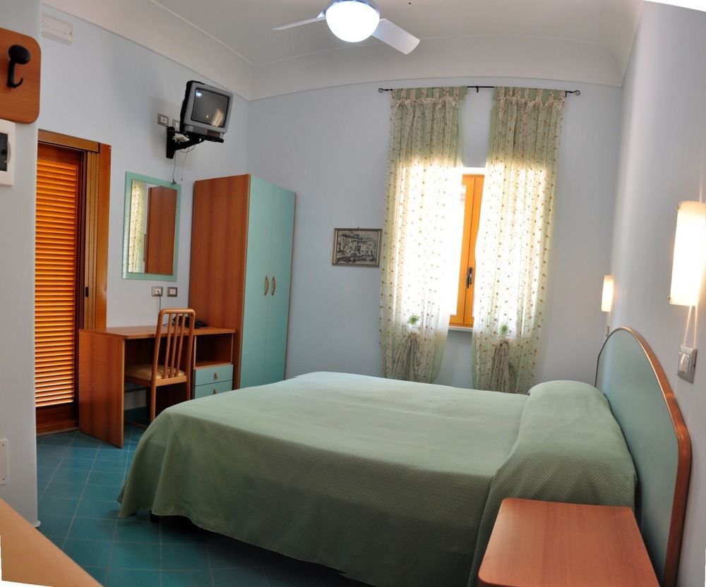 Hotel Villa Sirena Sant'Angelo  Exterior photo